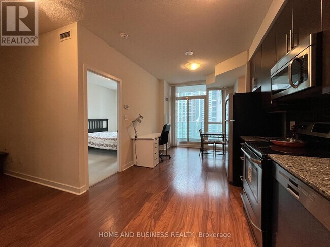 Photo du bâtiment - 33 Bay St.