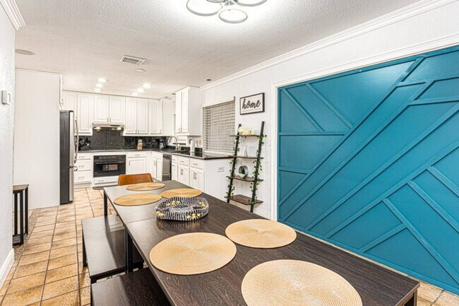 Foto del edificio - 4544 Gilpin Way