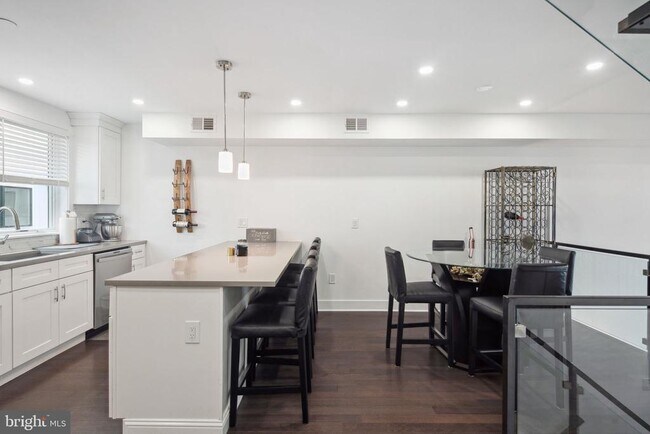 Foto del edificio - 1315 S Capitol St