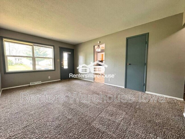 Foto del edificio - 349 E Rose Ave