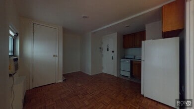 Building Photo - 78 E 3rd St