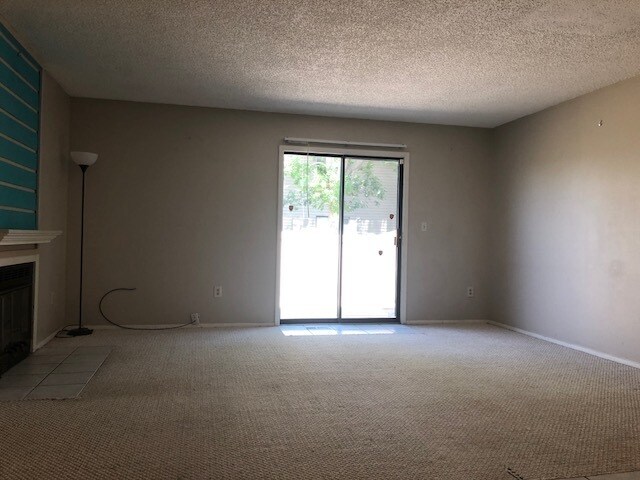 Building Photo - Lovely 3B/2B townhome in Lafayette - Avail...