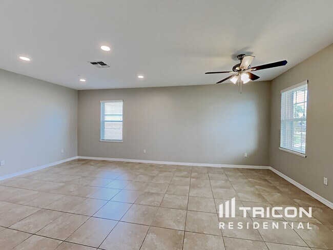 Foto del edificio - 113 Prairie Falcon Dr