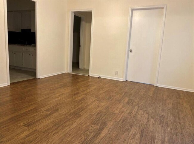 Foto del edificio - 5610 Pickfair St