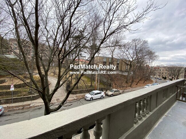 Building Photo - 15 Egremont Rd