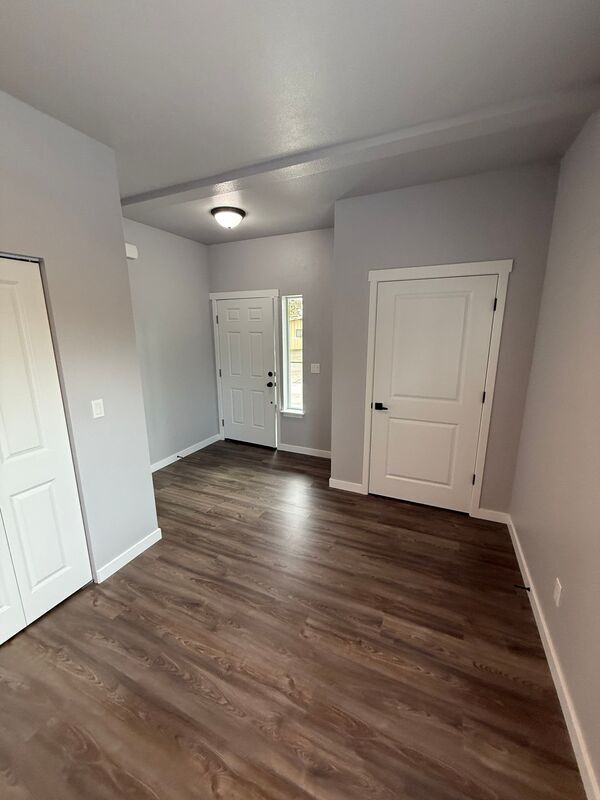 Foto del edificio - 2605 Laurel Ave NE