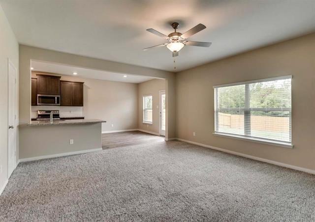 Foto del edificio - 312 Golden Sands Ln