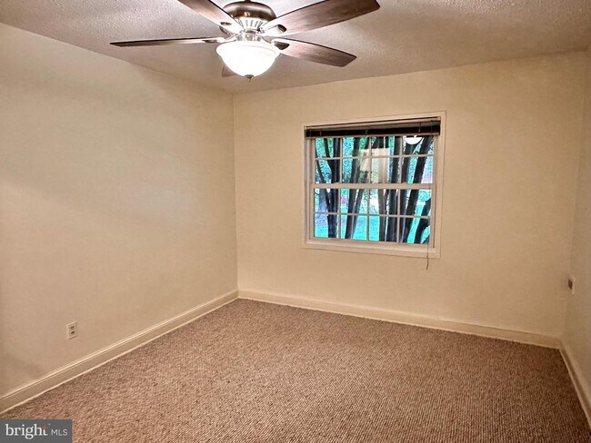 Building Photo - 1606 W Abingdon Dr