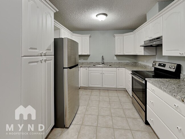 Foto del edificio - 807 Lakeview Ridge