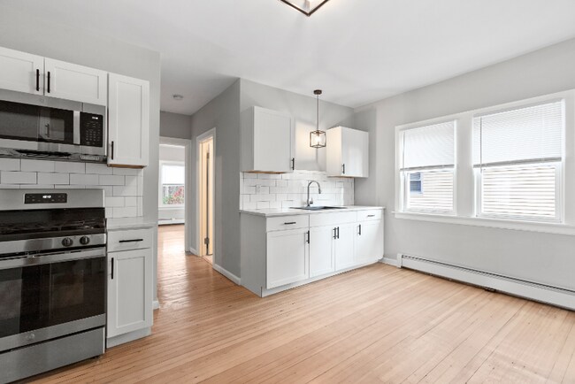 Building Photo - 220 Clinton St