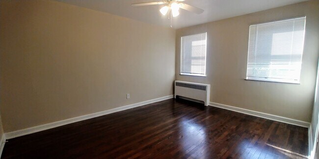 Foto del edificio - 7147 Eastlawn Dr