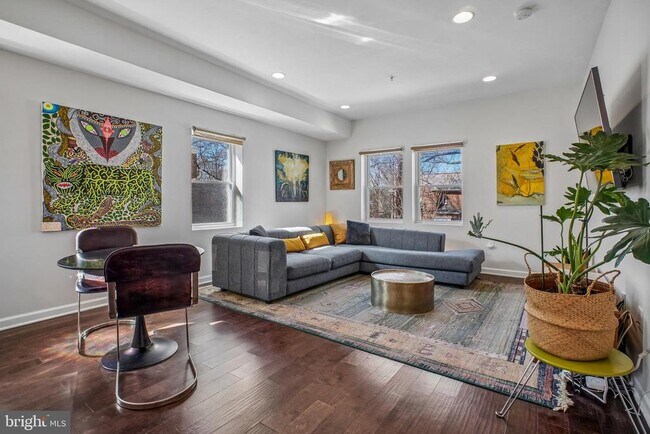 Foto del edificio - 1346 Nicholson St NW