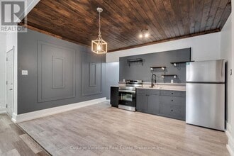 Building Photo - 43 Manitoba St