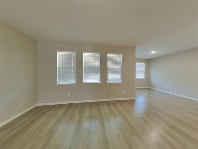 Foto del edificio - 260 Jenkinson Dr