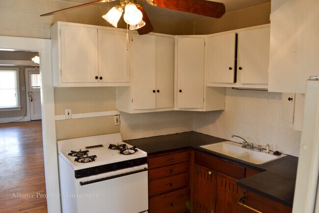 Foto del edificio - 619 Moro St