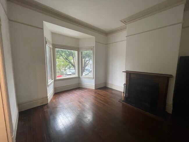 Building Photo - 3824 Cesar Chavez St