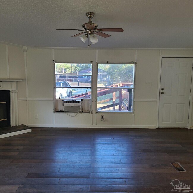 Foto del edificio - 1111 Mills Ave