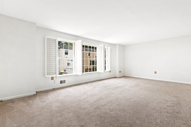 Photo - 4432 Longworthe Sq Townhome