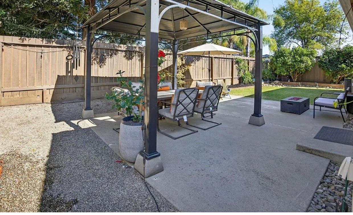 Foto del edificio - 1295 Jasmine Way