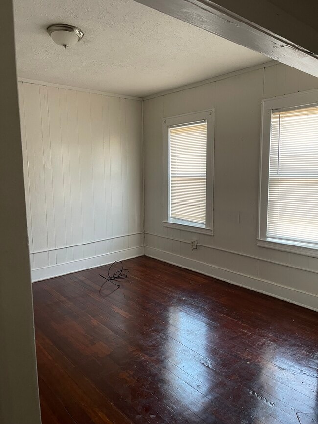 Living room - 117 Enfield St
