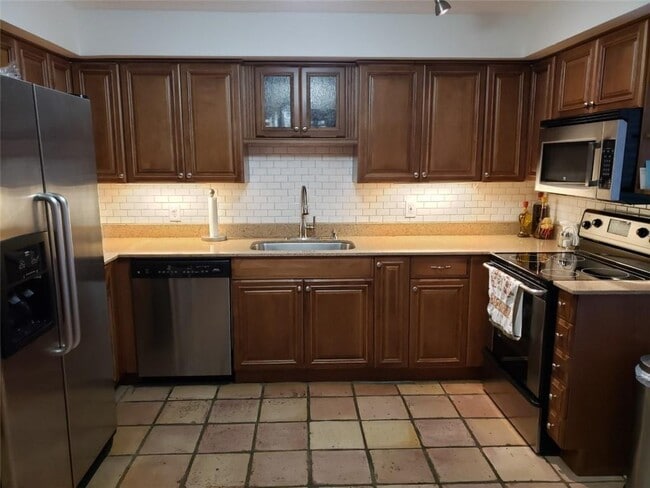 Building Photo - 1804 SW 53rd Ave
