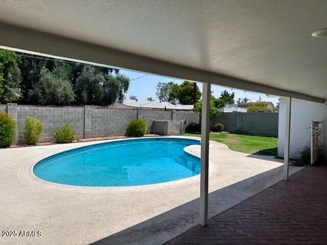 Foto del edificio - 5520 E Cheery Lynn Rd