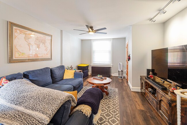 Photo - Fitler Square Three Bed Home