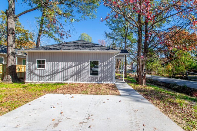 Foto del edificio - 1523 S Cedar St