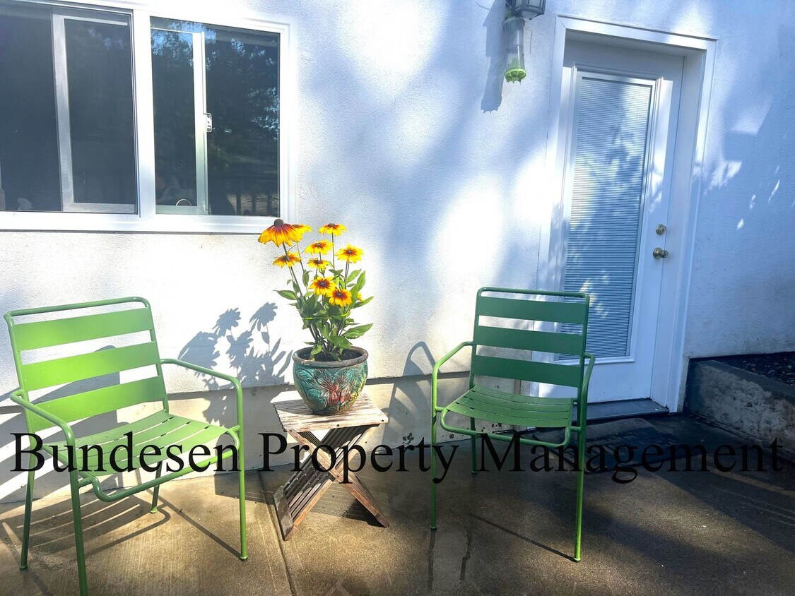 Foto principal - 6030 Fredricks Rd