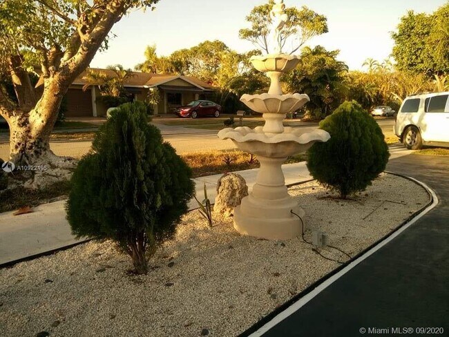 Building Photo - 14868 SW 71st Ln