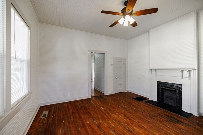 Foto del edificio - Charming Historic Cottage Just Blocks from Downtown Athens and UGA