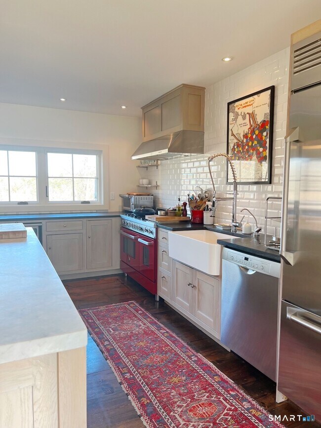 Foto del edificio - 87 Beaver Dam Rd