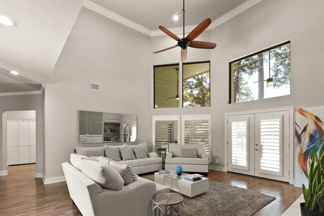 Foto del edificio - 4707 Breezy Point Dr