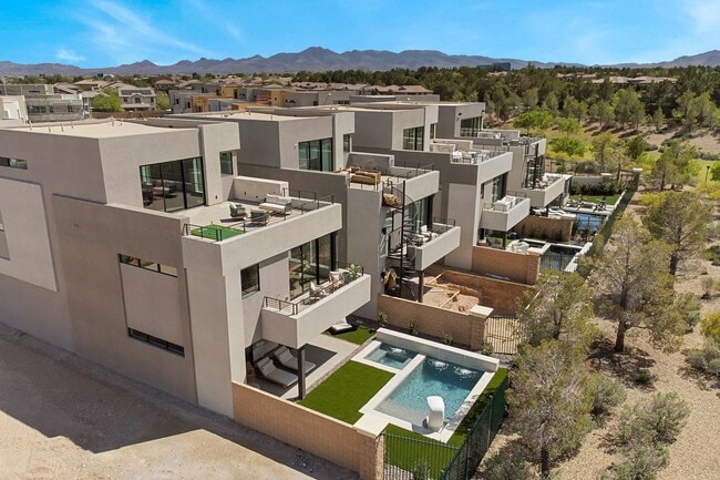 Building Photo - 4053 Heron Fairway Dr