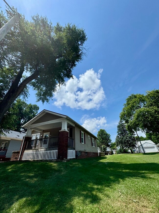 Building Photo - 2133 N 8th St