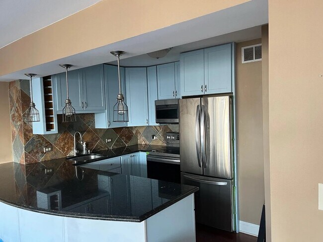Foto del edificio - 1360 N Sandburg Terrace