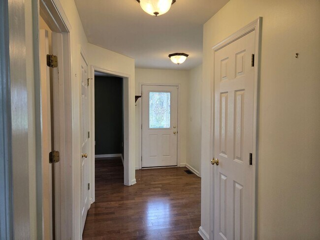 Foto del edificio - 3 Bed, 2.5 Bath Single Family Home in Mart...