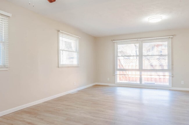 Living Area - 8512 Templeton Dr