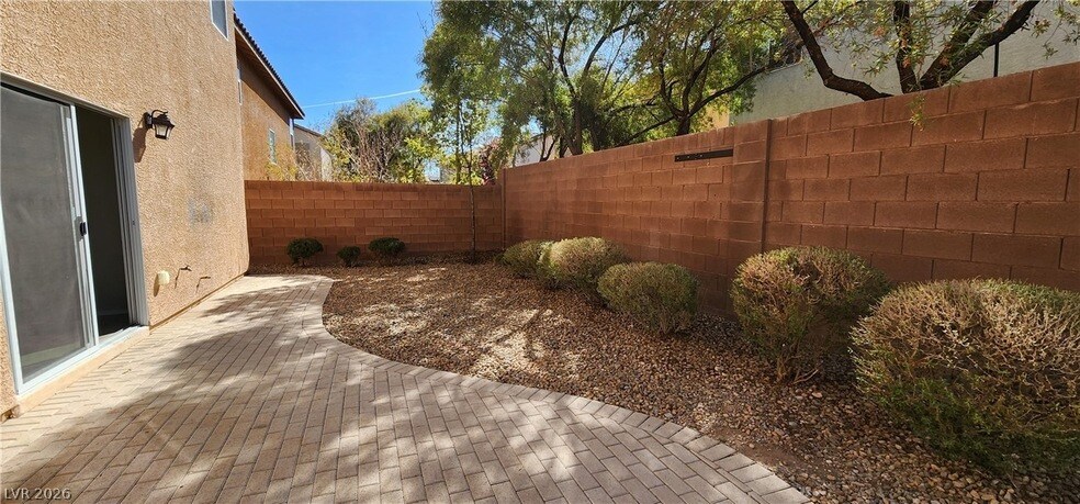 Foto del edificio - 7227 Burnett Ave