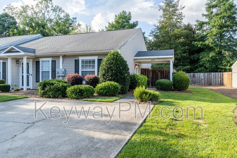 Primary Photo - 2023 Summer Valley Way