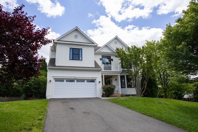 Foto del edificio - Coming Soon for Rent: Rare Opportunity in ...