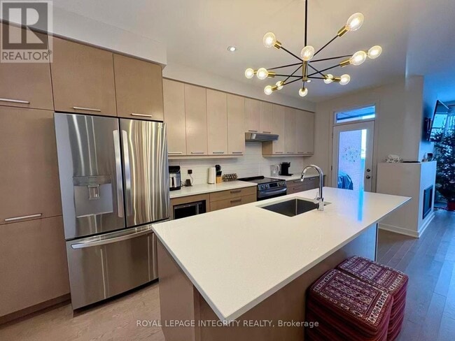 Photo du bâtiment - 772 Solarium Ave