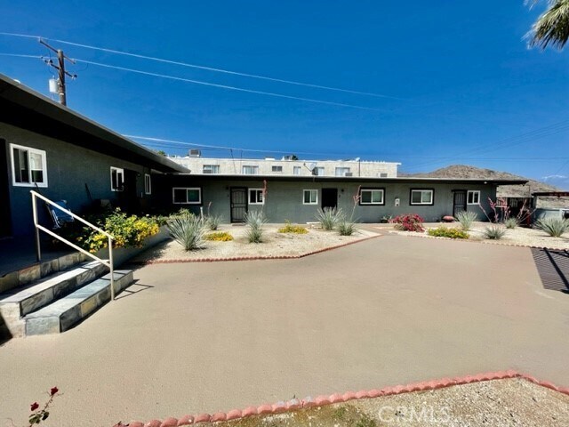 Building Photo - 36947 Melrose Dr