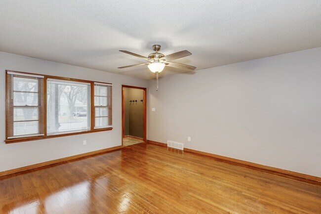 Building Photo - Nicely updated home in the heart of Wichita!