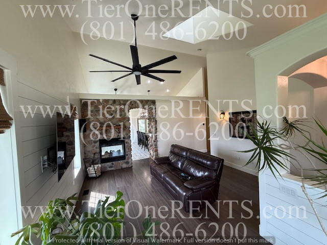 Building Photo - This property offers a NO DEPOSIT option a...
