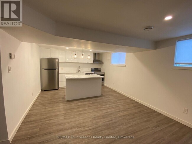 Photo du bâtiment - 40 59th St S