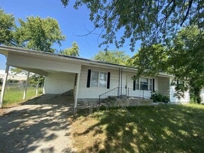 Building Photo - 2239 S Garrison Ave
