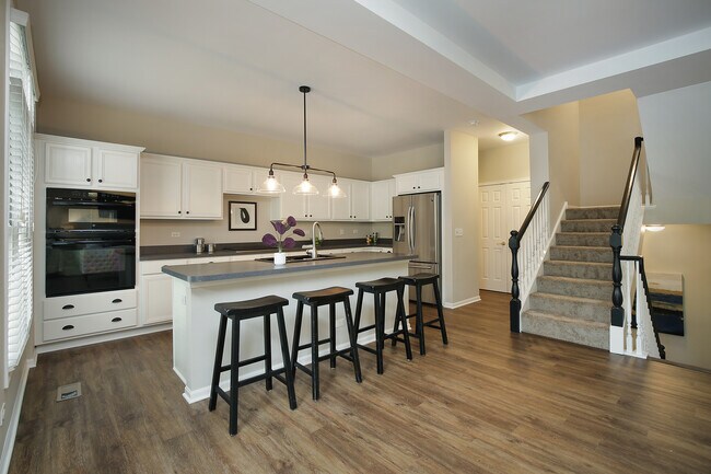 Building Photo - 1859 Admiral Ct