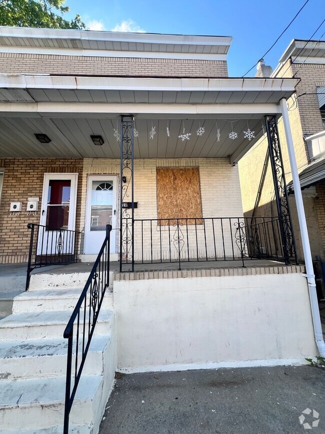 Building Photo - 28 Dexter St