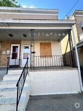 Building Photo - 28 Dexter St